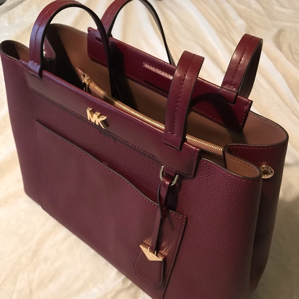 (SOLD) Authentic Michael Kors Shoulder Bag